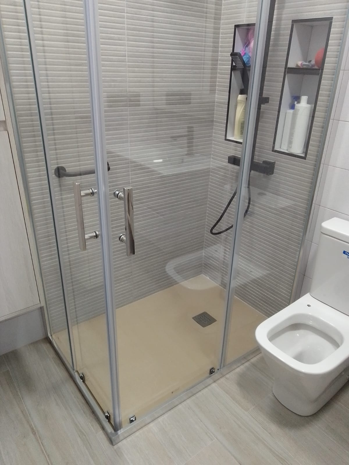 9e37a000-f40d-4961-86a9-0206cb8a7516